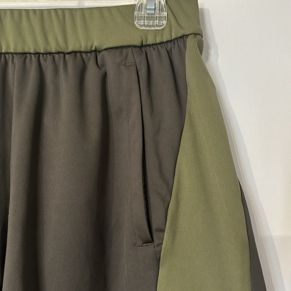 Men’s Adidas Green 7” Unlined Gym Shorts size S. Silky soft and comfortable. - Picture 3 of 6